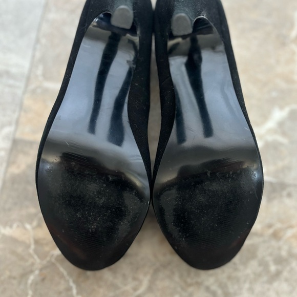 Black Heels - Picture 4 of 4